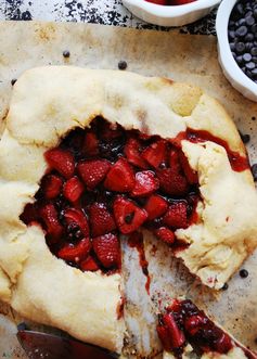 Strawberry Chocolate Galette (Gluten, dairy, egg, soy, peanut and tree nut free; top 8 free; vegan