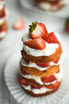 Strawberry (Ridiculously Tall Mini Cakes