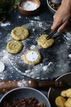 Stuffed Shortbread Cookies with Walnut-Fig-Cocoa Halwa/ Kolooche