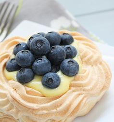 Sugar Free Berry & Lemon Curd Pavlovas