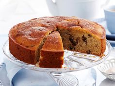 Sultana cinnamon tea cake