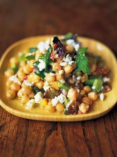 Summer chickpea salad