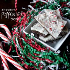 Super Easy (3 ingredient Peppermint Bark