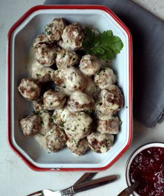 Swedish Meatballs With Cranberry Sauce