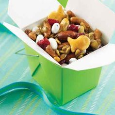 Sweet & Salty Christmas Snack Mix