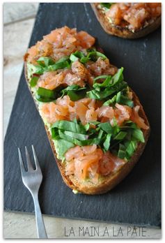 Tartine au saumon d'Ecosse, avocat et roquette