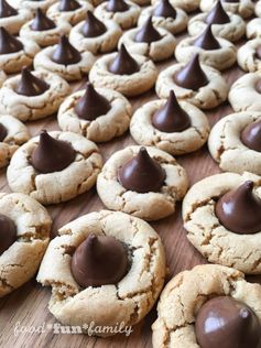 The BEST Peanut Butter Blossoms Cookies