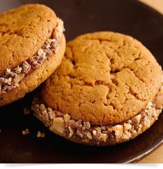 Toffee Roundabout Sandwich Cookies