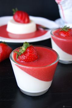 Vanilla Panna Cotta with Strawberry Sauce