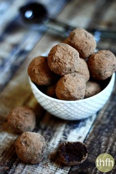 Vegan Chocolate Fudge Truffles (Raw, Vegan, Gluten-Free, Dairy-Free, Soy-Free, Paleo-Friendly, No Refined Sugar