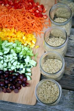 Veggies + Protein + Quinoa Mason Jar Salads For the Week