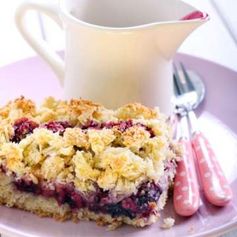 Very Berry Blueberry Crockpot Dump Cake